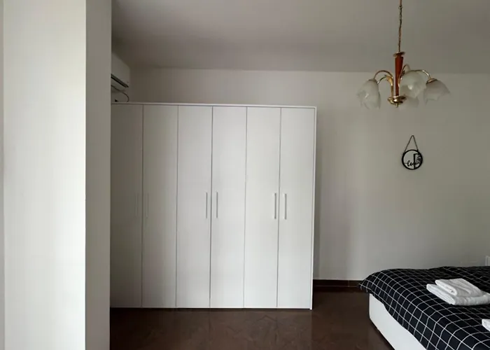 Dennys At Blloku Apartmán Tirana